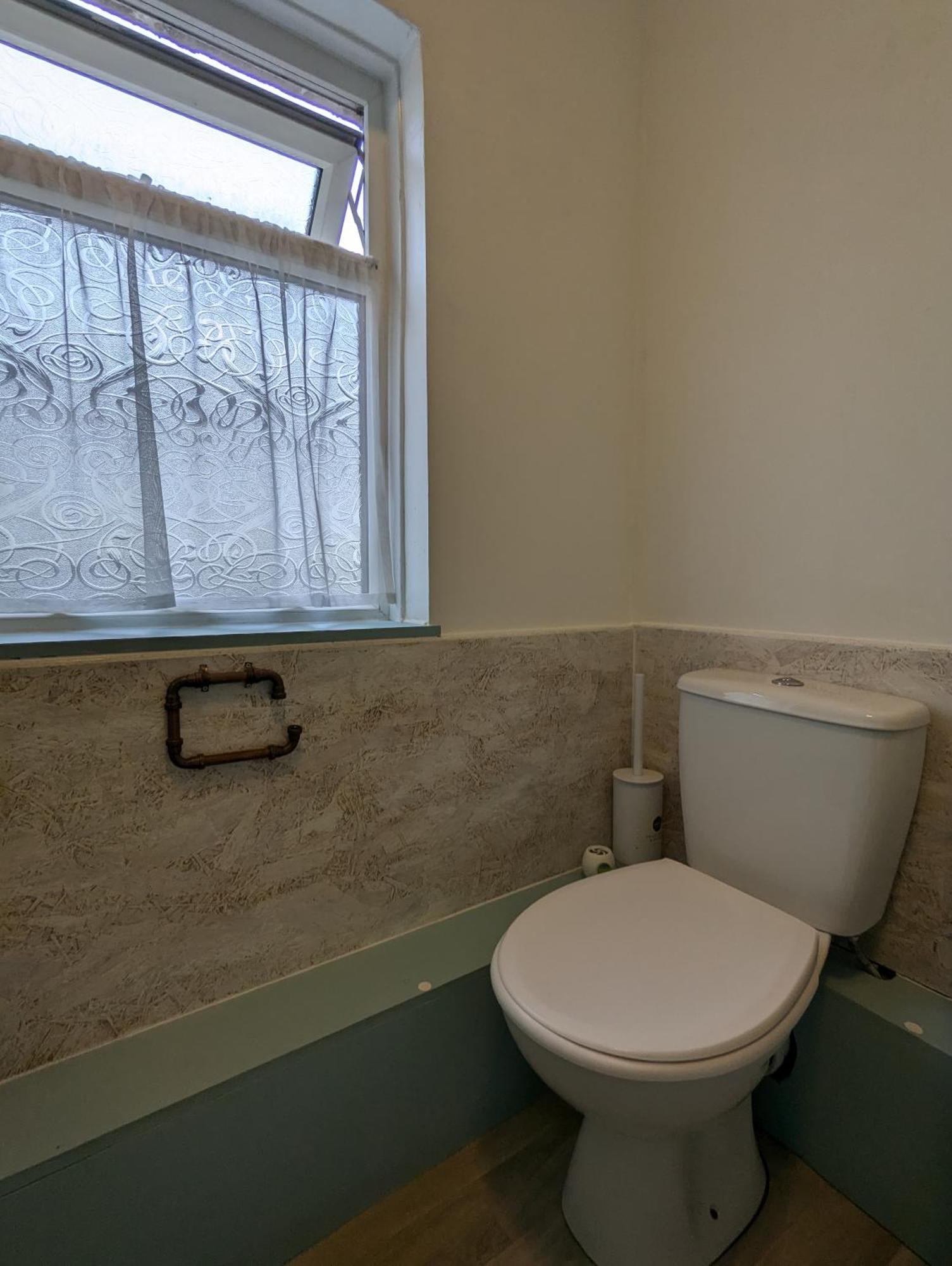 Séjour chez l'habitant R3 - Cozy Small Double - & Access, Wifi, Free Parking - Self Catering